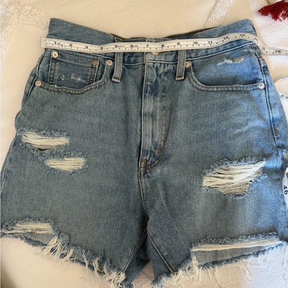 Madewell Mom Jean Shorts Distressed High-Waisted - Picture 1 of 4